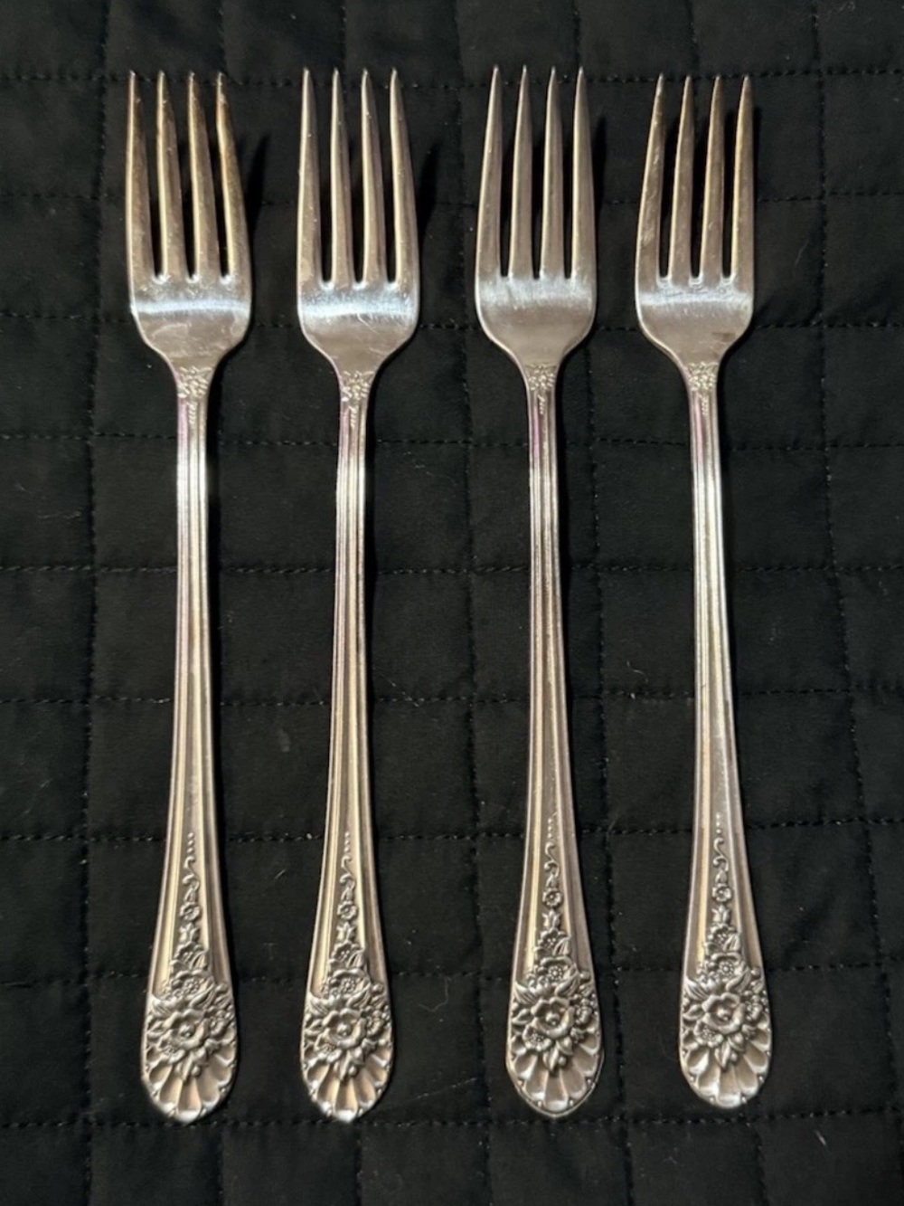 Lot of 4 Vintage Wm Rogers Mfg Jubilee Silverplate Dinner Place Forks 1953 7.5"